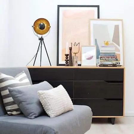 Moft Loft. Lovely, Comfy Apartment. *