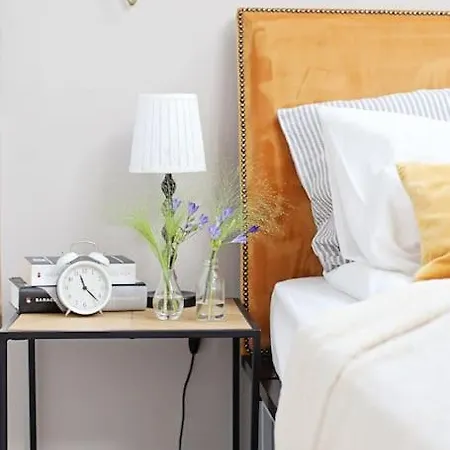 Moft Loft. Lovely, Comfy Apartment.