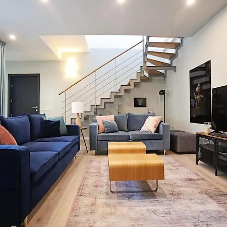Moft Loft. Lovely, Comfy Apartment.