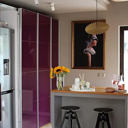 Moft Loft. Lovely, Comfy Apartment.