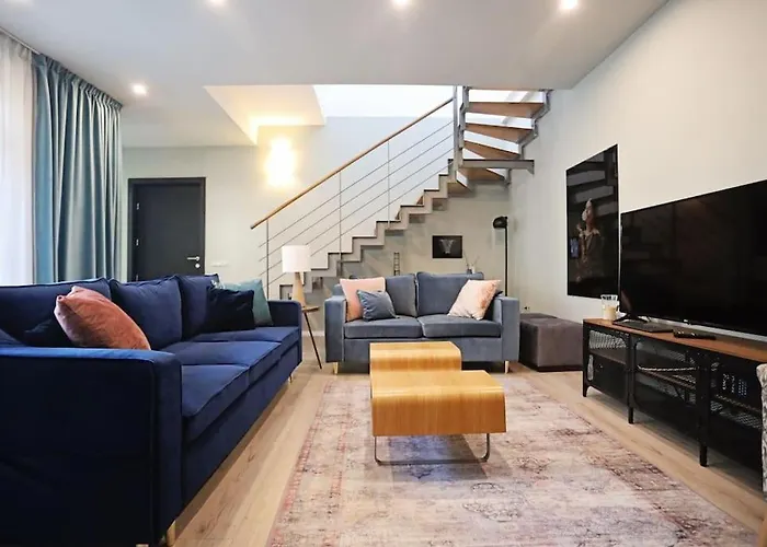 Moft Loft. Lovely, Comfy Apartment.