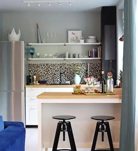 Moft Loft. Lovely, Comfy Apartment.