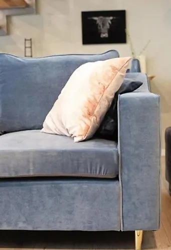 Moft Loft. Lovely, Comfy Apartment. *