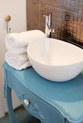 Moft Loft. Lovely, Comfy Apartment. *